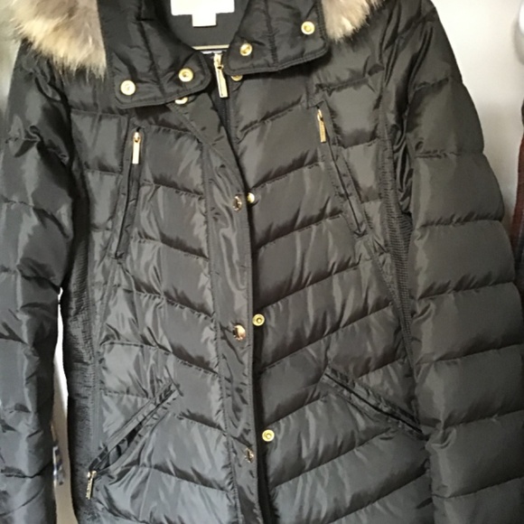 Michael Kors fauxfur hooded long padding jacket dark grey/black zipper and snaps - Picture 3 of 3